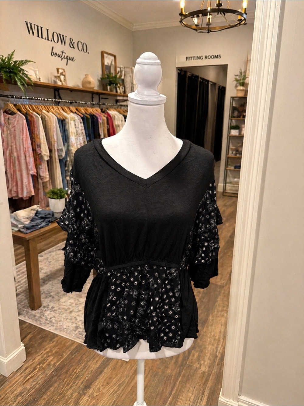 Grace & Emma Medium Black Paisley Ruffle Sleeve Peplum Top Boutique NWT